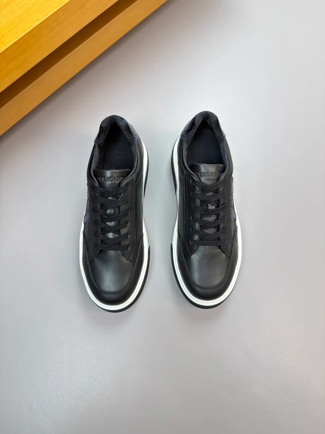 Men's men's shoes 💰440 [New style] 🏃‍♂️🏃‍♂️[Ferragamo] Ferragamo - High-end quality original order·Casual sports shoes -Upper: 🔝Nappa calfskin, suede calfskin, shoe body. Sewing brand totem, tongue air pressure brand logo -Inner: water-dyed cowhide -Outsole: ultra-light TPU foam rubber; molded outsole -Ultra-high quality control and fine workmanship: outstanding (high-end, extravagance, grade) -Size: 38-45 (46, can be customized)